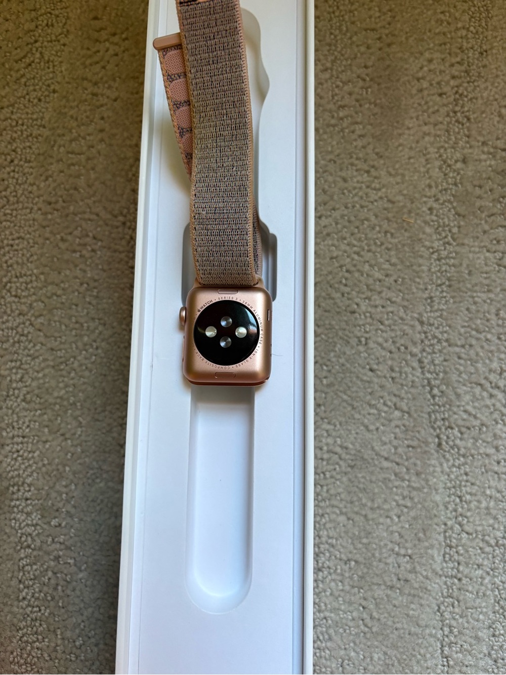 New Rose Gold Series 3 Apple Watch & Sports Band! - Picture 8 of 9
